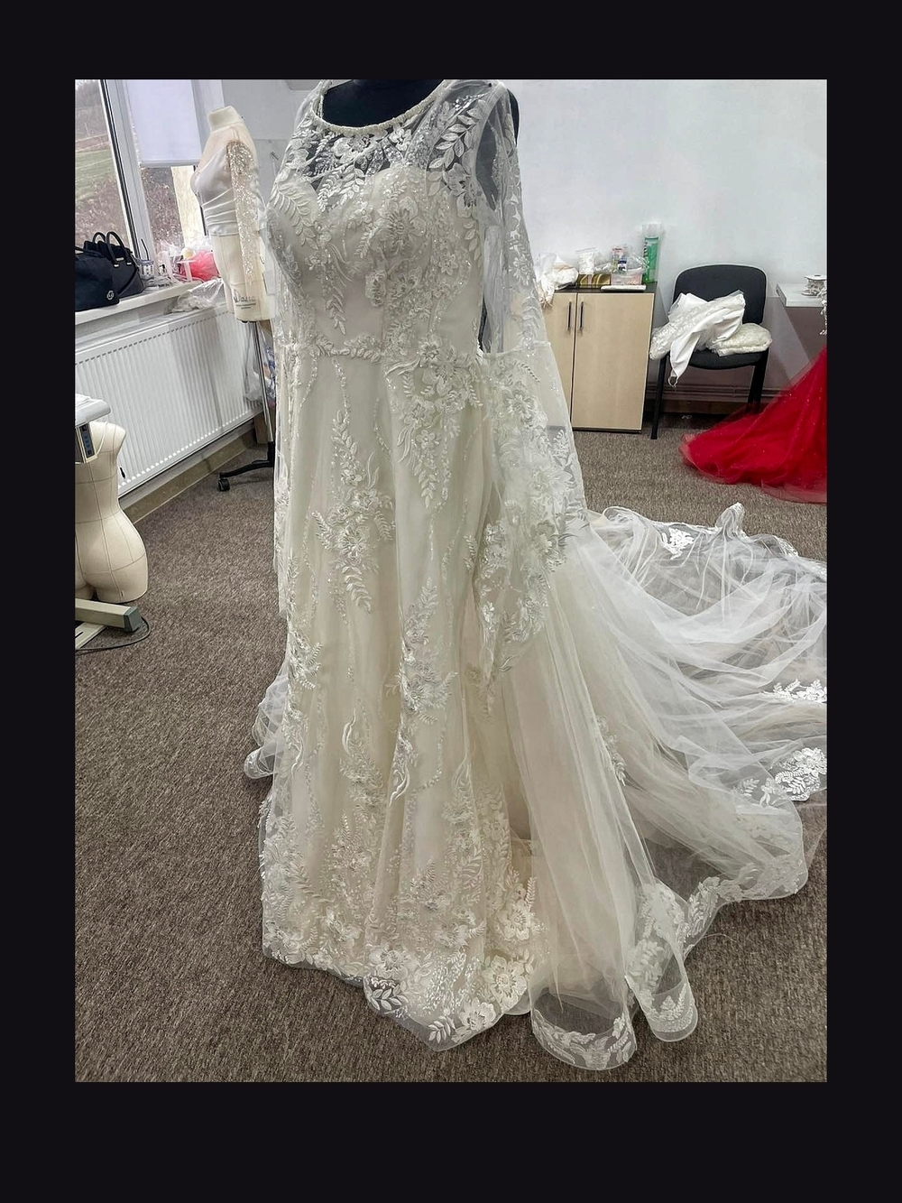 Ivory Lace Appliqué Bridal Gown with Long Tulle Train